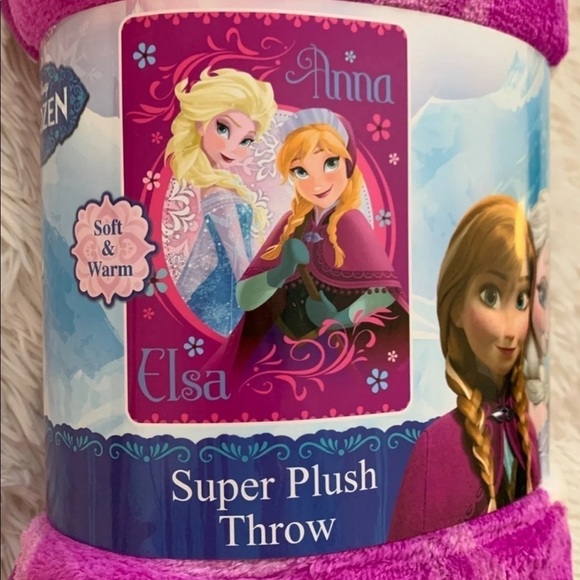 (NWT) Disney FROZEN Anna & Elsa Cozy Micro-fleece Blanket in Purple - Picture 3 of 8